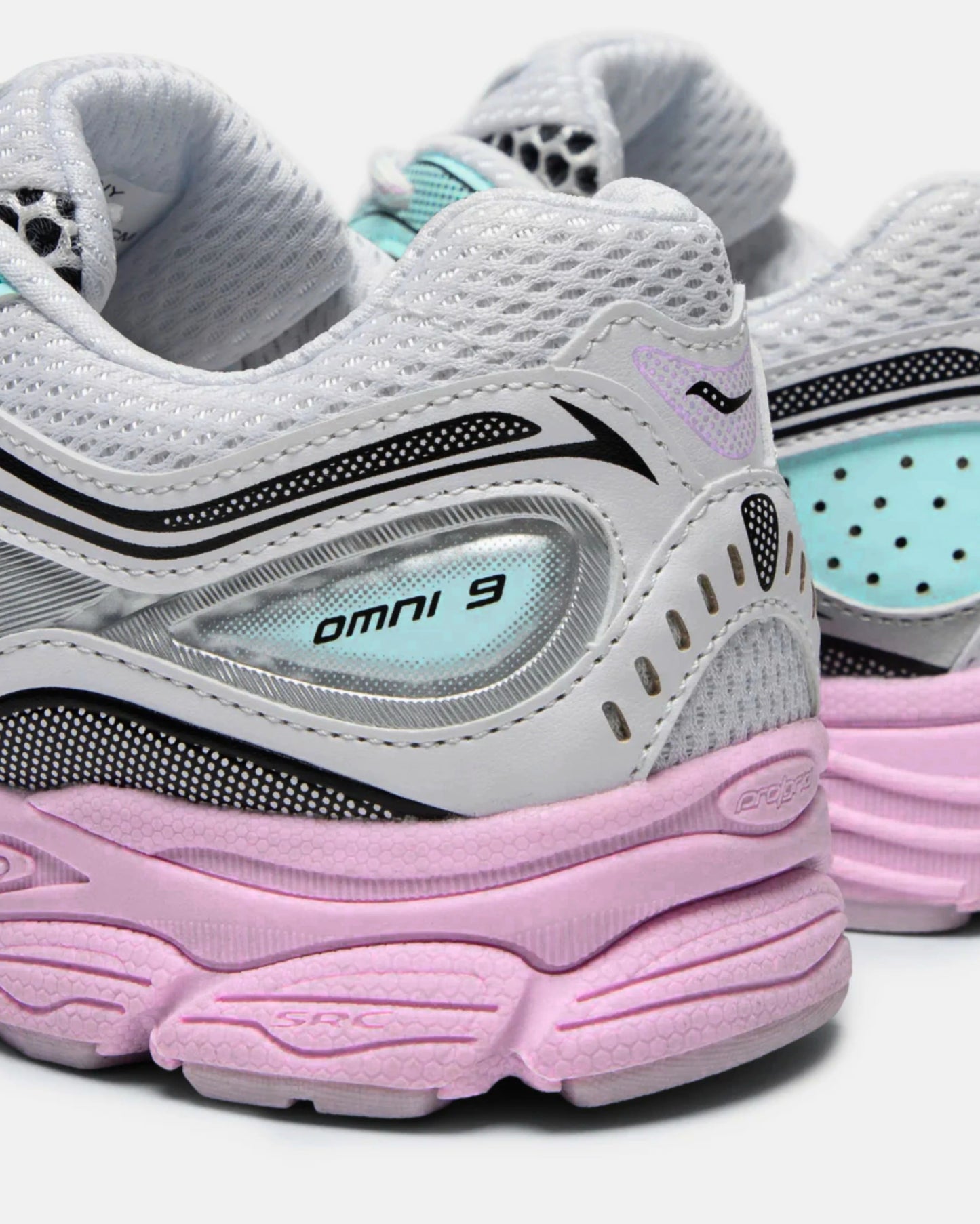 Saucony ProGrid OMNI 9 DOUBLE LACET
